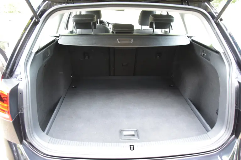 Volkswagen GOLF Variant 1.4 TSI Highline DSG Automaat | Org. NL | Trekhaak | Achteruitrijcamera | Navigatie | Alcantara Bekleding | 18'' Velgen | Cruise & Climate Control | Bluetooth | afbeelding 27