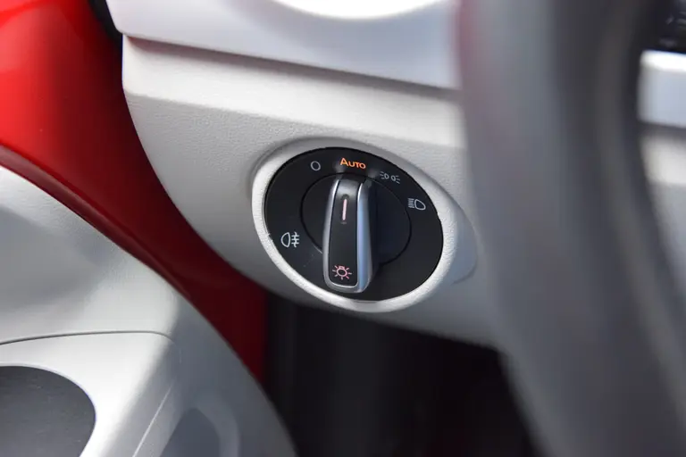 Volkswagen up! 1.0 BMT up! BEATS | Org. NL | BOVAG Garantie | 15'' Velgen | Airconditioning | Bluetooth Telefoonverbinding | LED Dagrijverlichting | Lage KM-Stand NAP! | afbeelding 25