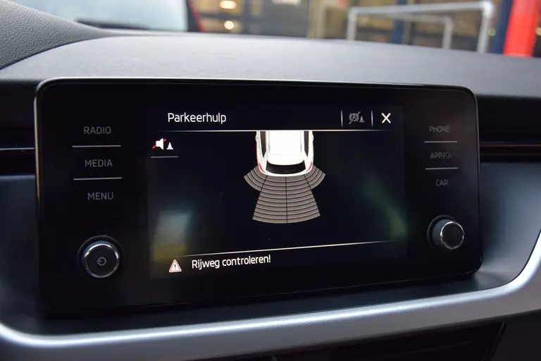 Skoda Kamiq 1.0 TSI 111PK Sport Business | Org. NL | BOVAG Garantie | Trekhaak | Virtual Cocpit | Sportstoelen | Cruise&Climate Control | PDC Achter | Apple Carplay/ Android Auto | afbeelding 22