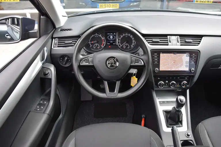 Skoda Octavia Combi 1.0 TSI 116PK Business Edition | Org. NL |  BOVAG Garantie | Navigatie | Achteruirijcamera | Cruise&Climate Control | PDC Achter | Apple Carplay/Android Auto | afbeelding 6