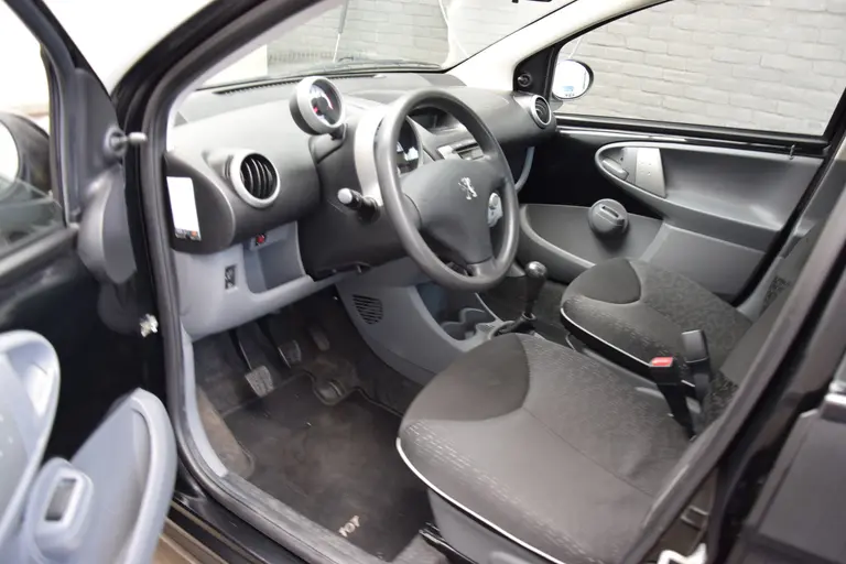 Peugeot 107 1.0-12V XS 5Deurs | Org. NL | 1e Eigenaar | APK 1-2026 | Airconditioning | Elektrische Ramen | Centrale Deurvergrendeling | Toerenteller | afbeelding 9