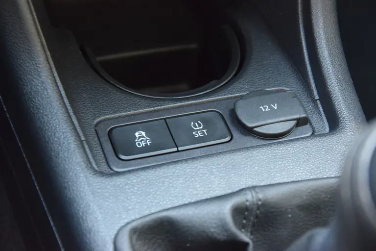 Volkswagen up! 1.0 BMT move up! | Org. NL | BOVAG Garantie | Airco| Bluetooth Telefoonverbinding | 15'' Velgen | All Season Banden | LED Dagrijverlichting | afbeelding 21