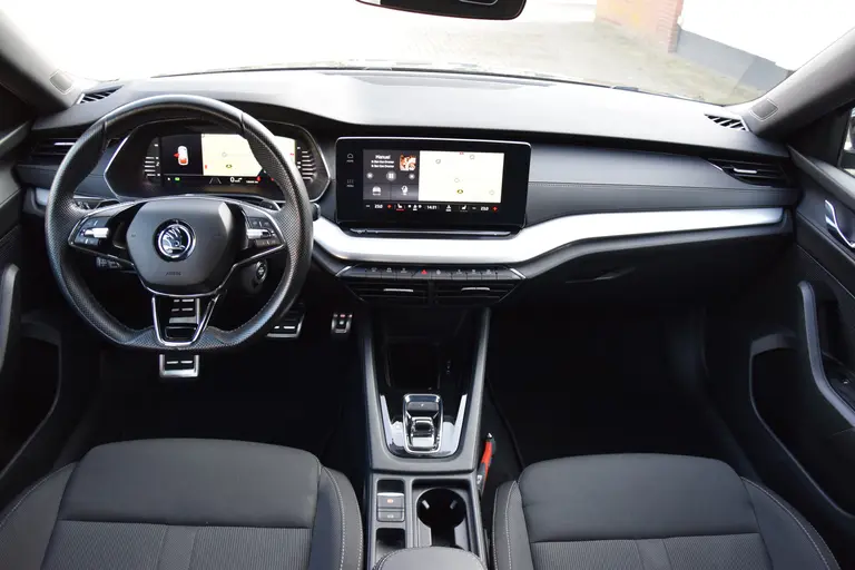 Skoda Octavia Combi 1.5 e-TSI Sport Business | Org. NL | BOVAG Garantie | Trekhaak | Adaptieve Cruise Control | Virtual Cockpit | Stoelverwarming | Achteruitrijcamera | Carplay | afbeelding 6