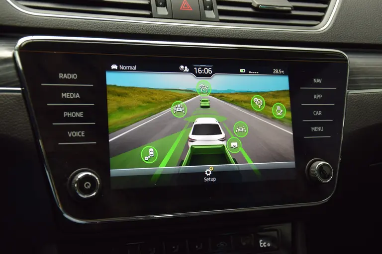 Skoda Superb Combi 1.4 TSI iV Business Edition Plus PHEV Plug-in Hybride | Org. NL | BOVAG Garantie | Trekhaak | Virtual Cockpit | Apple Carplay/Android Auto | Elektrische Voorstoelen met geheugen | Verwarmde Voorruit + Stoelen | afbeelding 24