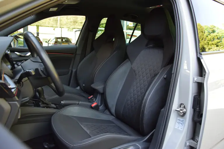 Skoda Scala 1.0 TSI Sport Business DSG Automaat | Org. NL | BOVAG Garantie | Cruise & Climate Control | Parkeersensoren | Full LED | Sportstoelen | Apple Carplay / Android Auto | afbeelding 10