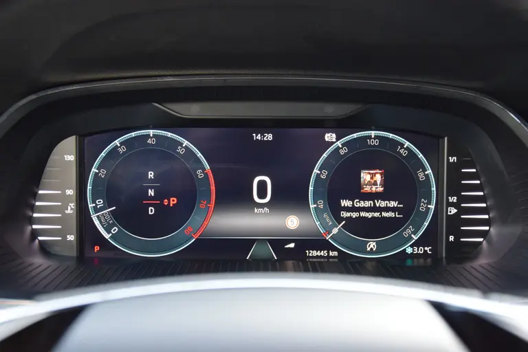 Skoda Octavia Combi 1.5 e-TSI Sport Business | Org. NL | BOVAG Garantie | Trekhaak | Adaptieve Cruise Control | Virtual Cockpit | Stoelverwarming | Achteruitrijcamera | Carplay | afbeelding 19