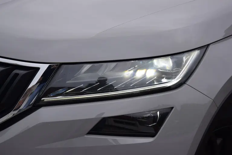Skoda Kodiaq 1.5 TSI 150PK Business Edition | BOVAG Garantie | Org. NL | Trekhaak | Achteruitrijcamera | 18'' Velgen Met All Season Banden | Full LED | Cruise&Climate Control | afbeelding 30
